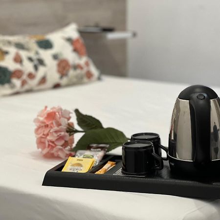 Hostal Rias Bajas Madrid Bagian luar foto