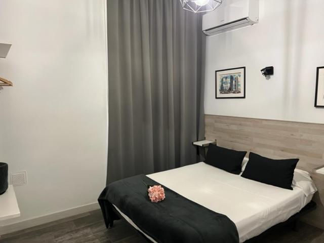 Hostal Rias Bajas Madrid Bagian luar foto