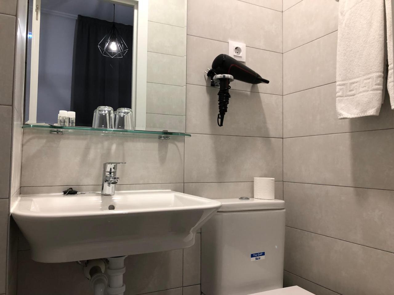 Hostal Rias Bajas Madrid Bagian luar foto