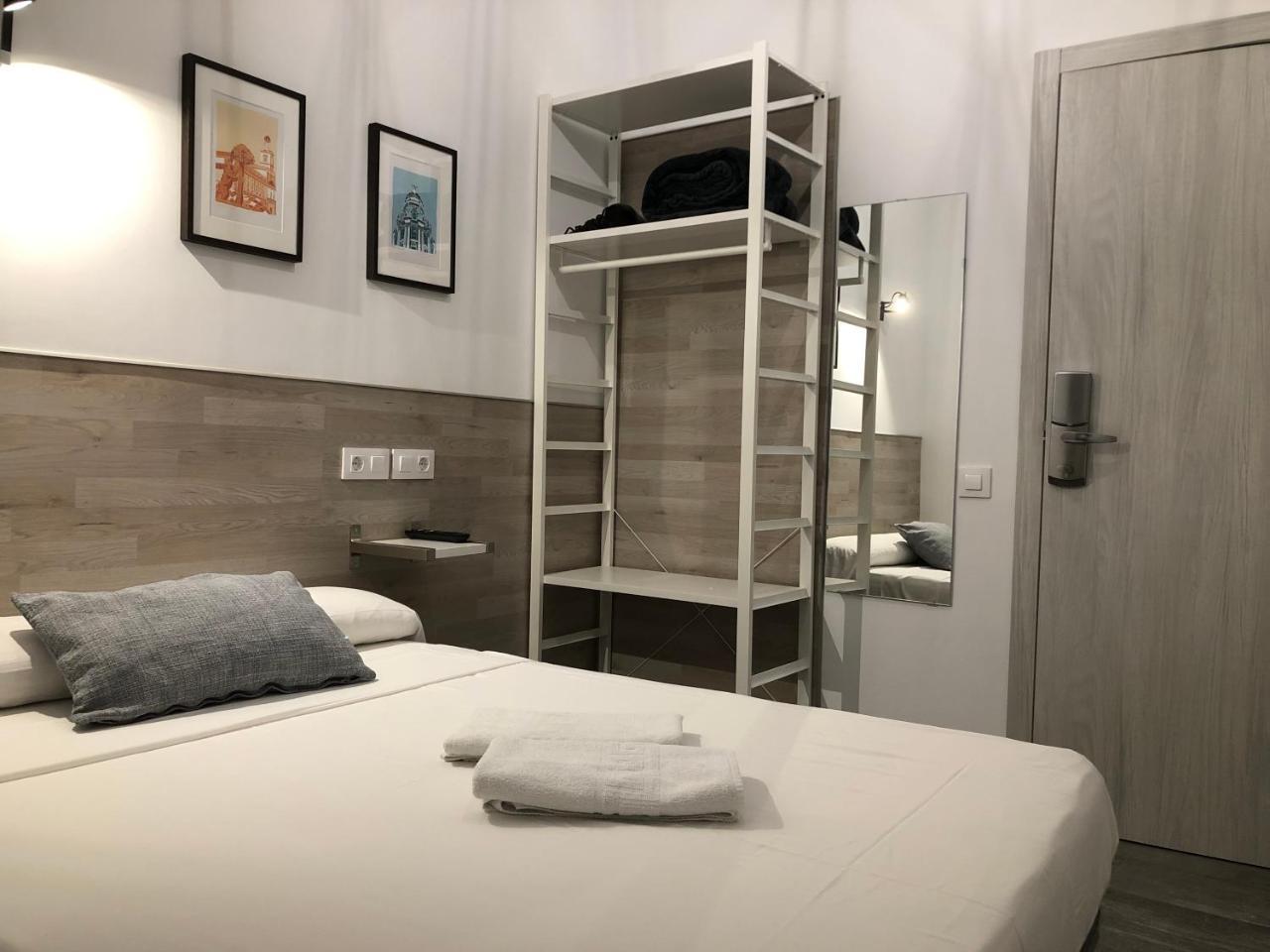 Hostal Rias Bajas Madrid Bagian luar foto