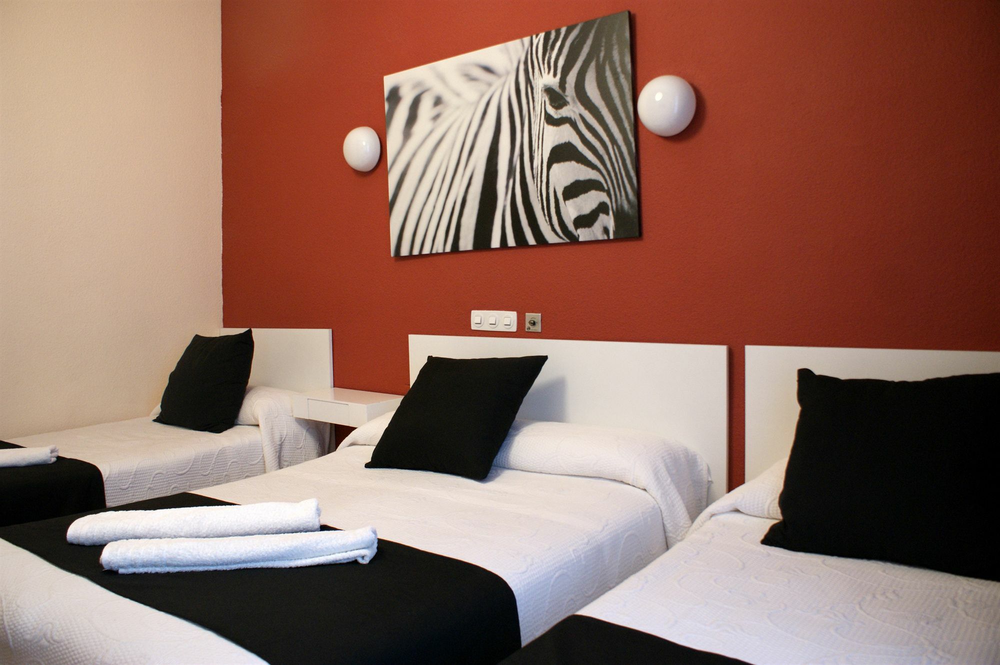 Hostal Rias Bajas Madrid Bagian luar foto