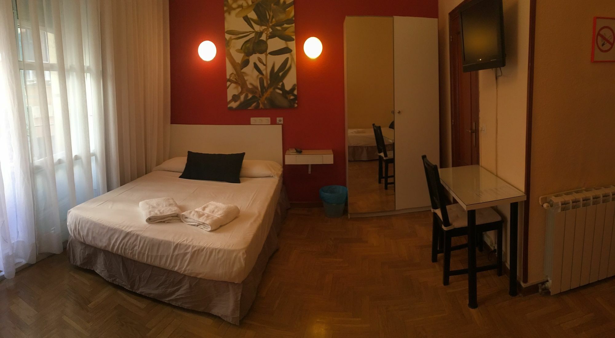 Hostal Rias Bajas Madrid Bagian luar foto