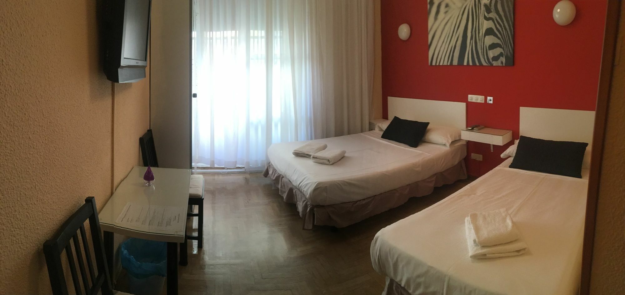 Hostal Rias Bajas Madrid Bagian luar foto